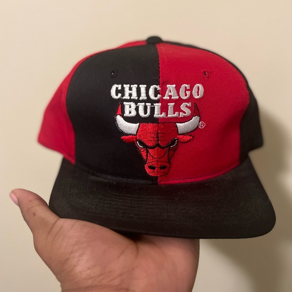 STARTER Other - Deadstock Rare Vintage Starter Chicago Bulls Pinwheel Snapback